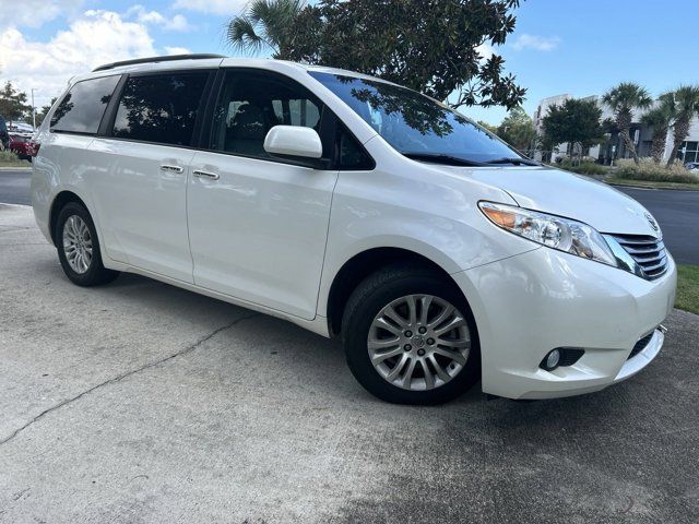 2015 Toyota Sienna XLE