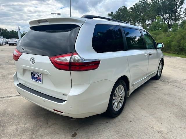 2015 Toyota Sienna XLE