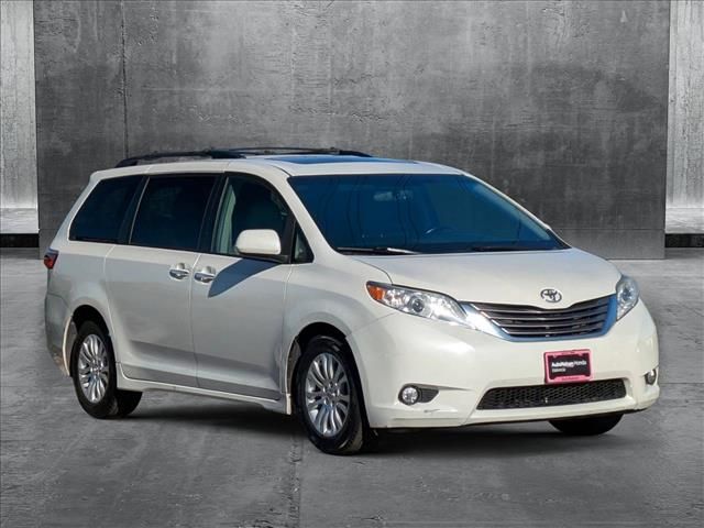 2015 Toyota Sienna XLE