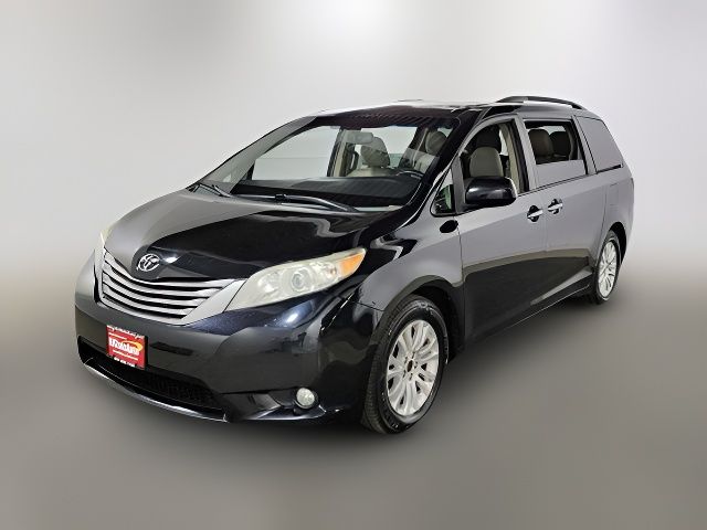 2015 Toyota Sienna XLE Auto Access Seat