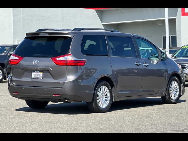 2015 Toyota Sienna XLE