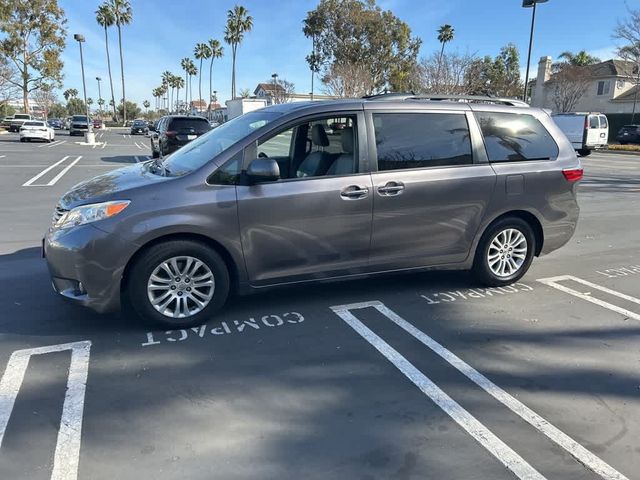 2015 Toyota Sienna XLE