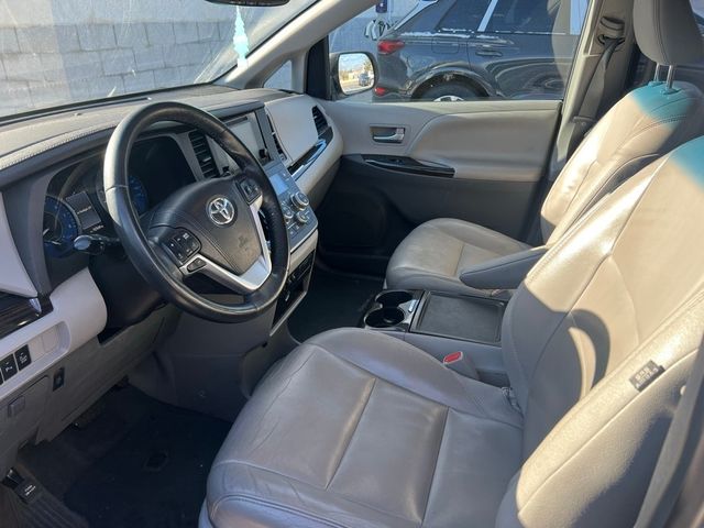 2015 Toyota Sienna 