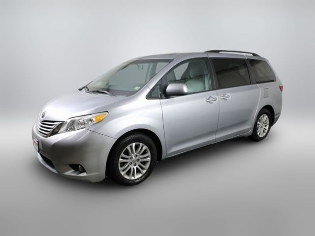 2015 Toyota Sienna XLE Auto Access Seat