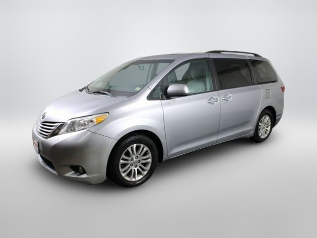 2015 Toyota Sienna XLE Auto Access Seat
