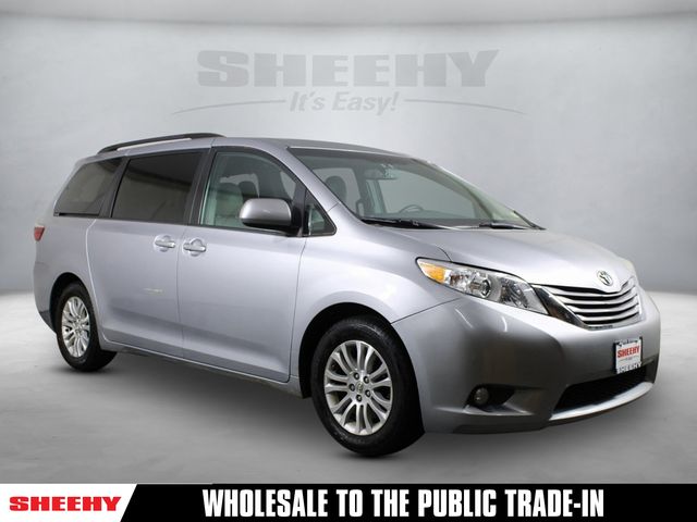 2015 Toyota Sienna XLE Auto Access Seat
