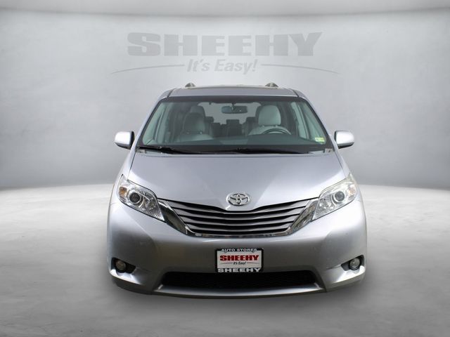 2015 Toyota Sienna XLE Auto Access Seat