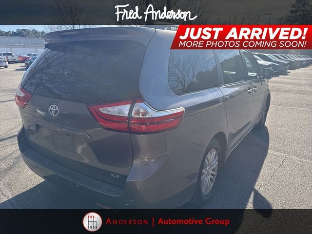 2015 Toyota Sienna 