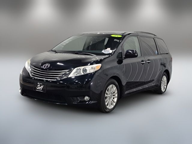 2015 Toyota Sienna XLE Auto Access Seat