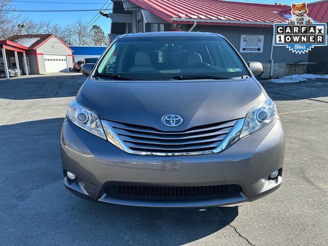 2015 Toyota Sienna XLE Auto Access Seat