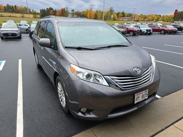 2015 Toyota Sienna XLE