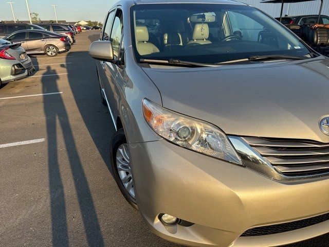 2015 Toyota Sienna XLE