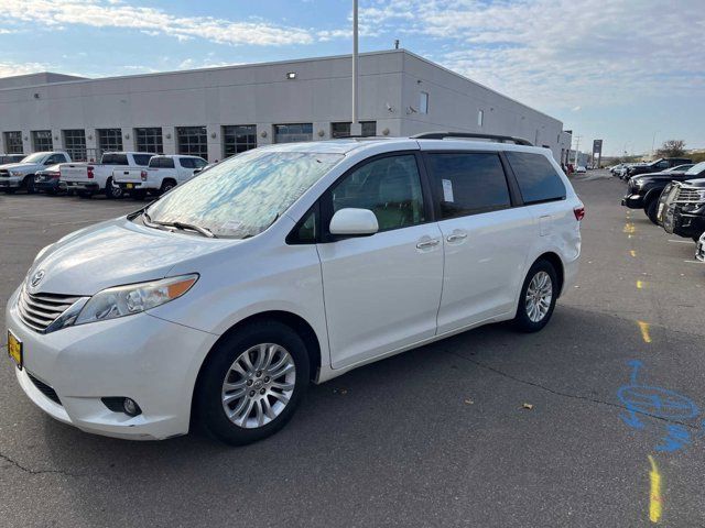 2015 Toyota Sienna XLE