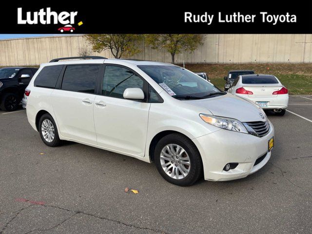 2015 Toyota Sienna XLE