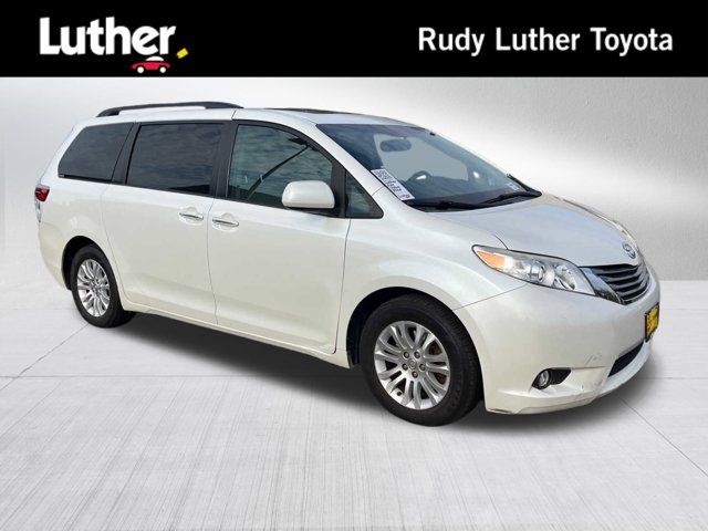 2015 Toyota Sienna XLE