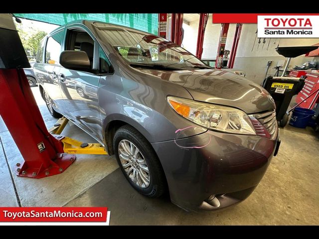 2015 Toyota Sienna XLE