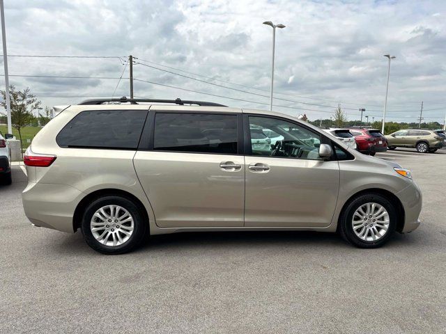 2015 Toyota Sienna XLE