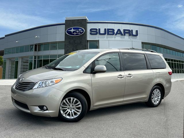 2015 Toyota Sienna XLE