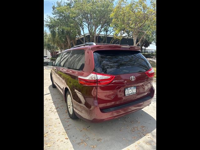 2015 Toyota Sienna XLE