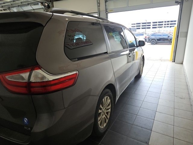 2015 Toyota Sienna XLE