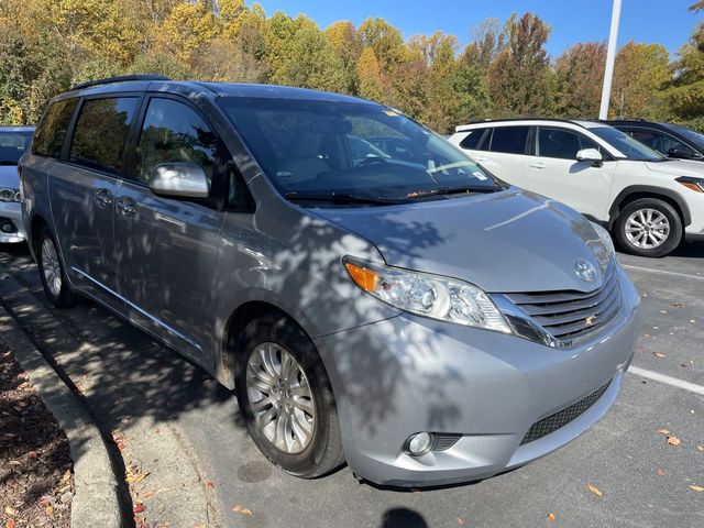 2015 Toyota Sienna XLE