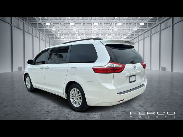 2015 Toyota Sienna 