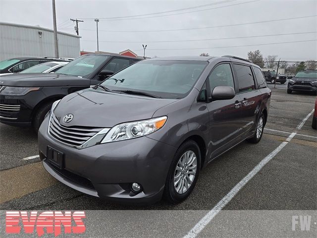 2015 Toyota Sienna 