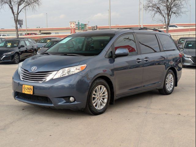 2015 Toyota Sienna XLE