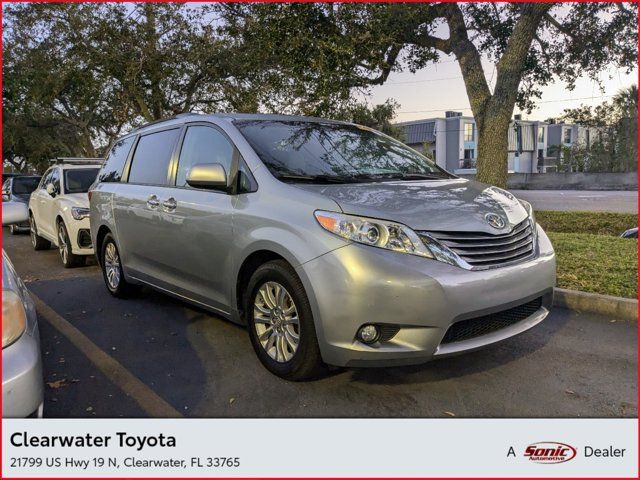 2015 Toyota Sienna 