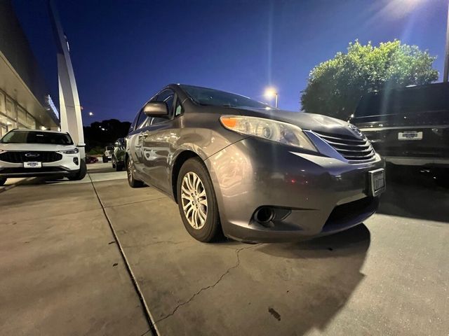 2015 Toyota Sienna 