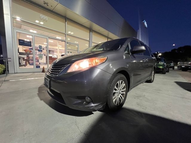 2015 Toyota Sienna 