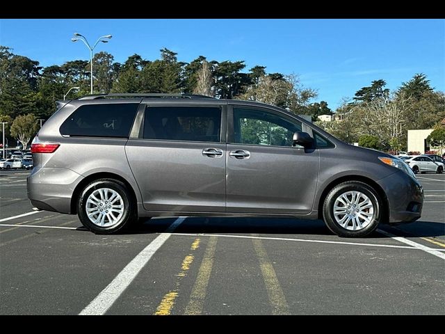 2015 Toyota Sienna 