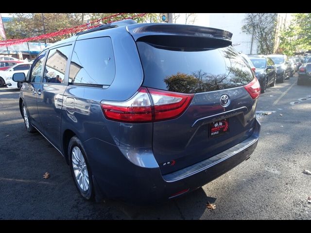 2015 Toyota Sienna 