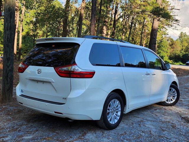 2015 Toyota Sienna 