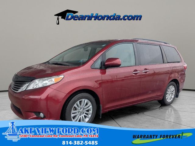 2015 Toyota Sienna XLE Auto Access Seat