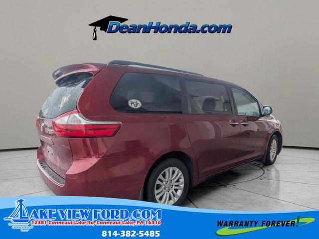 2015 Toyota Sienna XLE Auto Access Seat