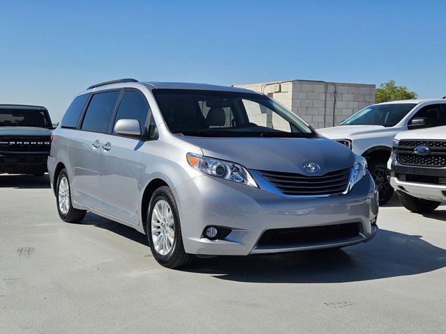 2015 Toyota Sienna XLE