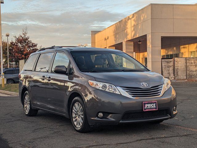 2015 Toyota Sienna XLE