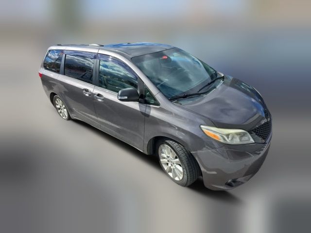 2015 Toyota Sienna XLE Auto Access Seat