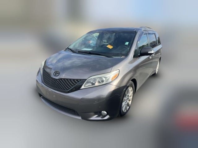 2015 Toyota Sienna XLE Auto Access Seat