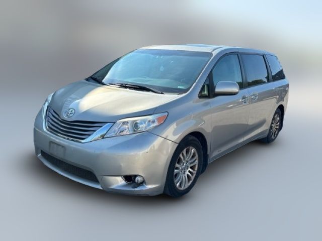 2015 Toyota Sienna XLE Auto Access Seat