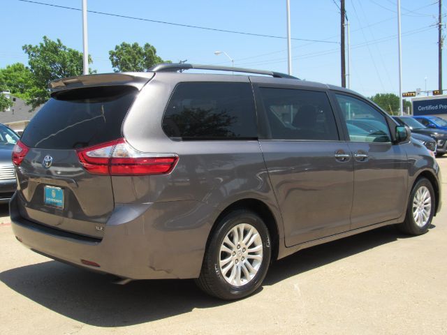 2015 Toyota Sienna 