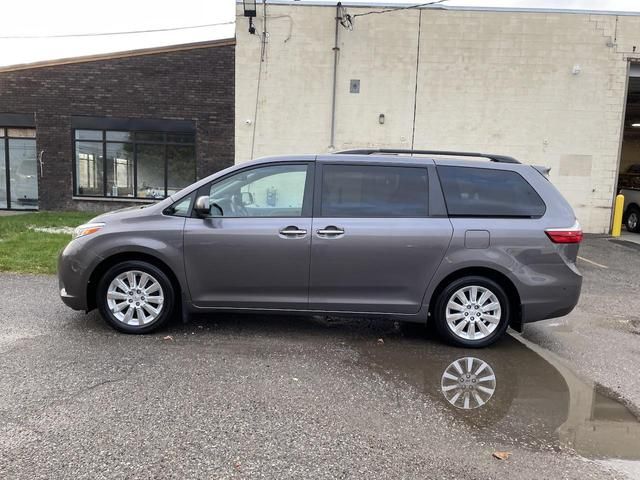 2015 Toyota Sienna XLE