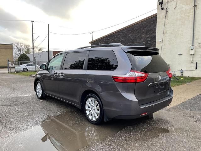 2015 Toyota Sienna XLE