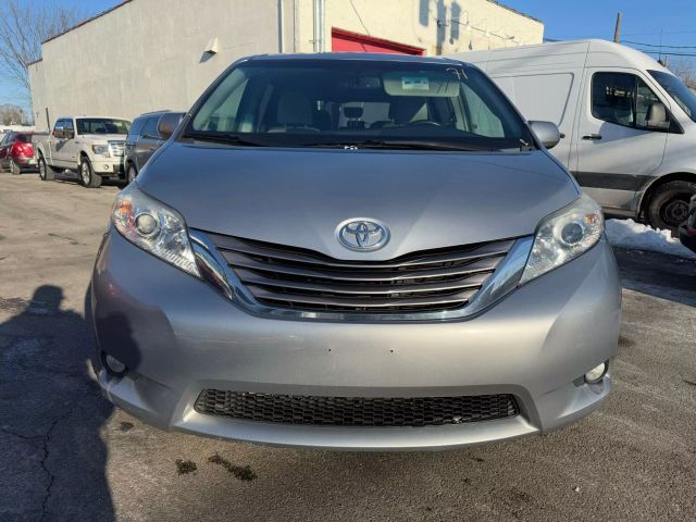 2015 Toyota Sienna XLE