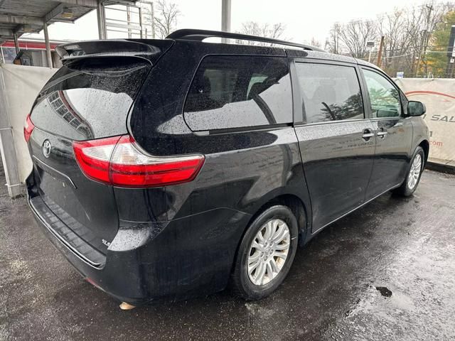 2015 Toyota Sienna XLE