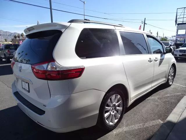 2015 Toyota Sienna XLE