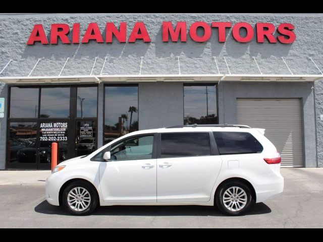 2015 Toyota Sienna XLE