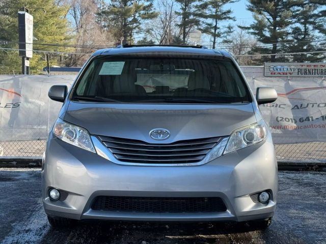 2015 Toyota Sienna XLE