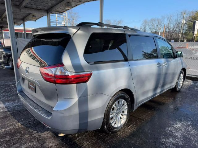 2015 Toyota Sienna XLE